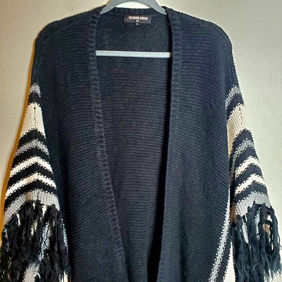 Black + White Striped  Open Front Fringe Poncho Cardigan M/L Boho Fall Layering - Picture 5 of 15
